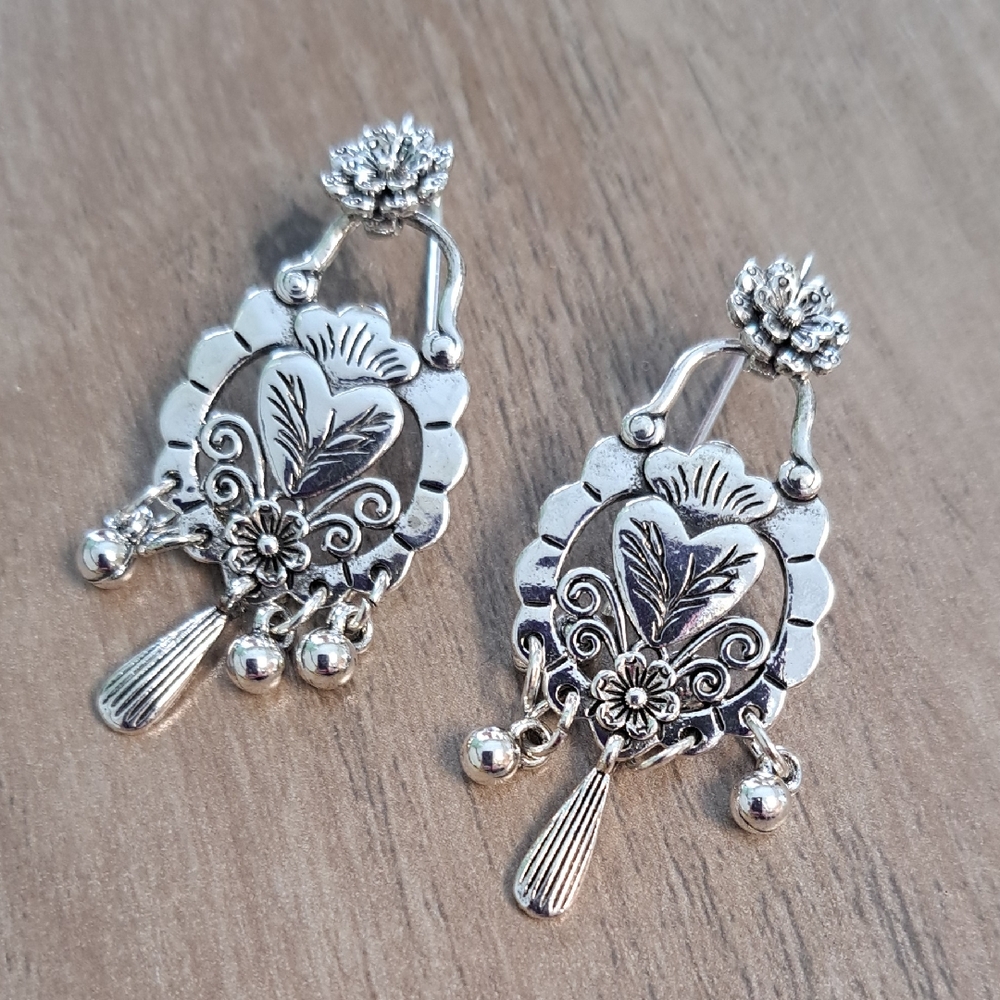 Elegant Silver Floral Earrings